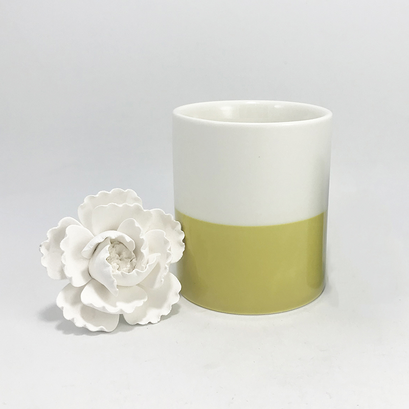ceramic reed diffuser with ceramic flower (1).JPG